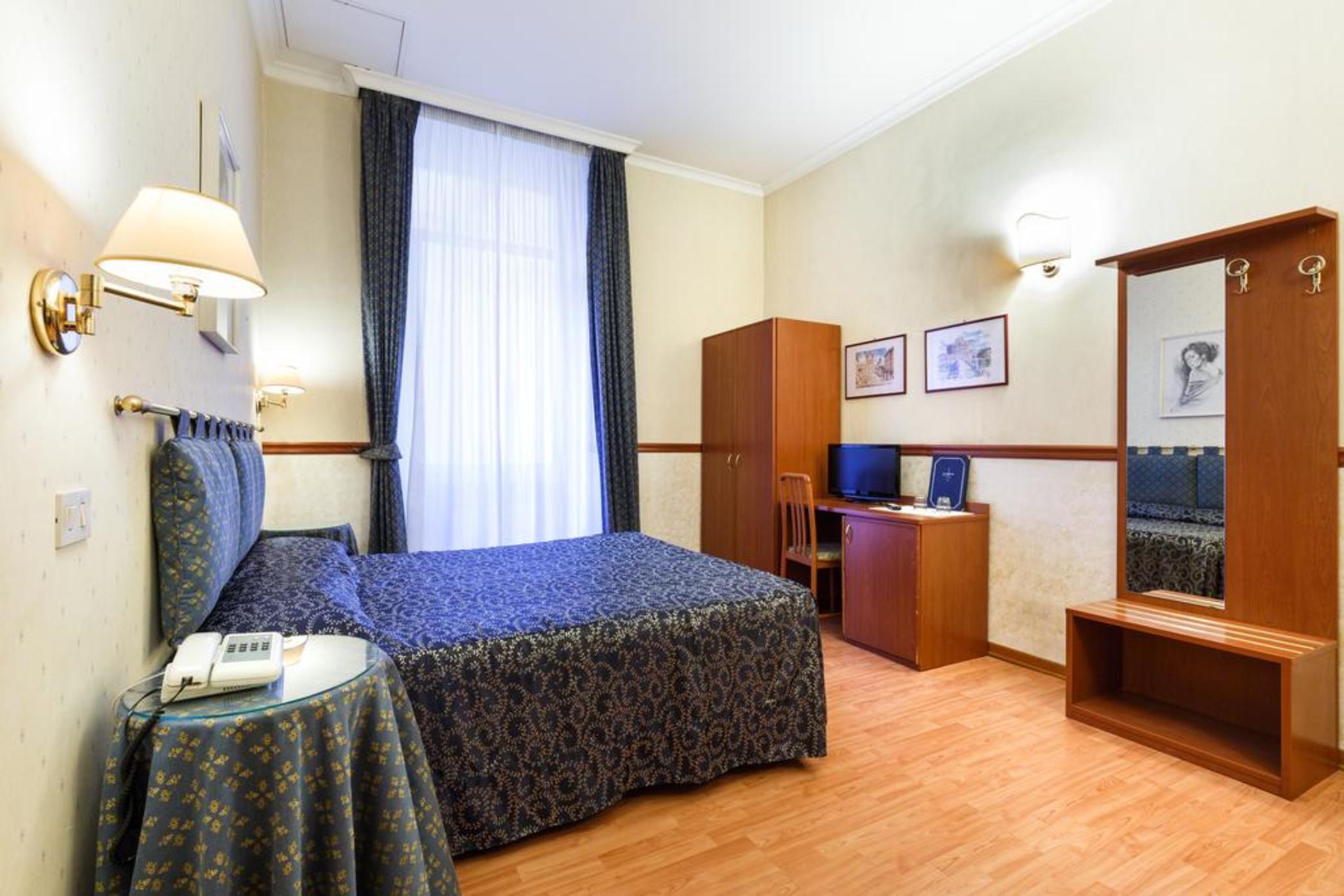 Paris Hotel 3*