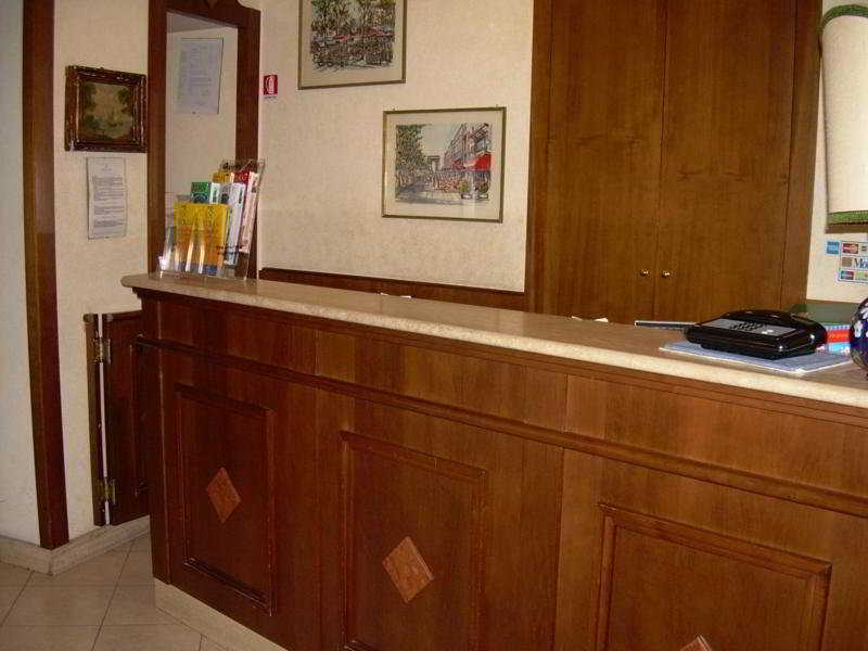 Paris Hotel 3*