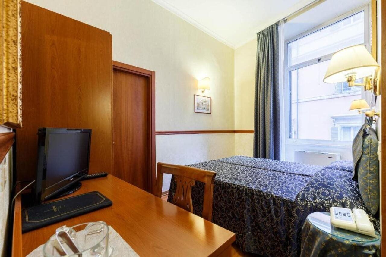 Paris Hotel 3*